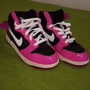 Kids Nike Dunks Black & Pink Sneakers